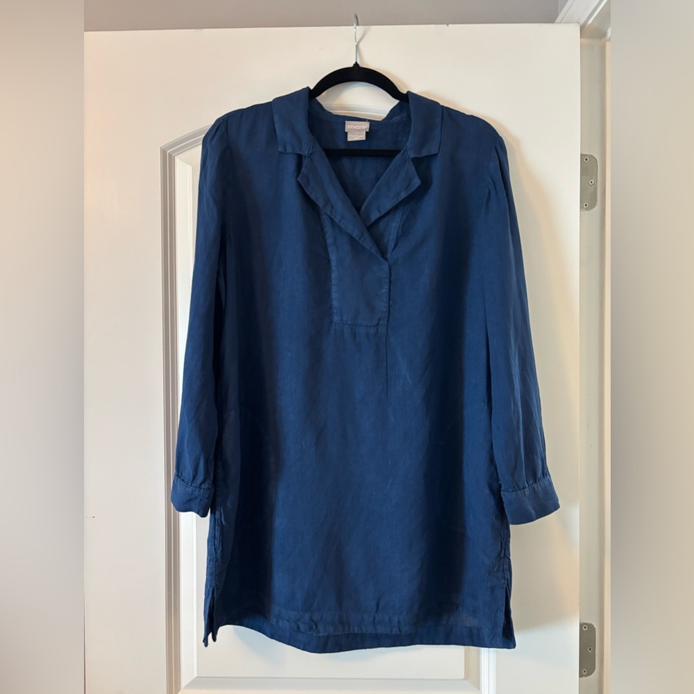 Chico’s 100% blue linen tunic top with pockets. Size 1. EUC, no defects!